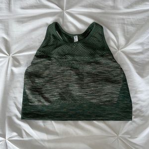 High neck sports bra